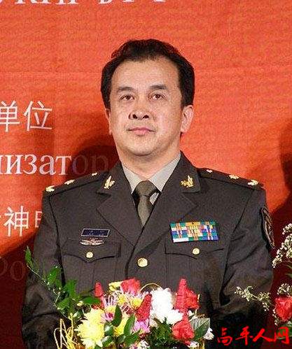 黄宏.jpg